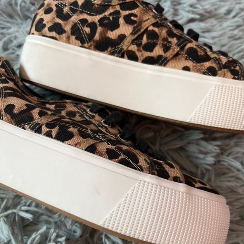 Emmi Leopard Print Platform Sneakers - Picture 4 of 7